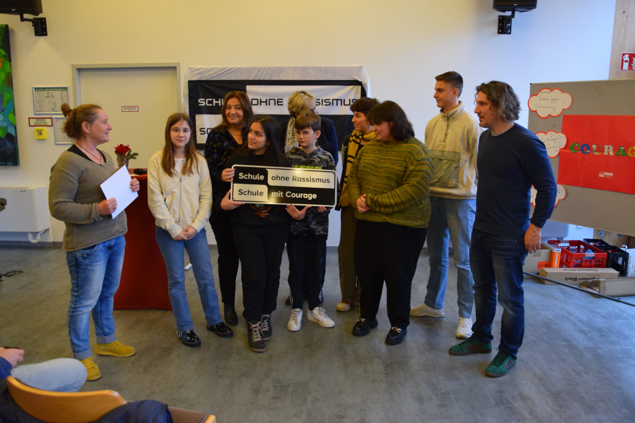 Aufnahme In Das Netzwerk Schule Ohne Rassismus Schule Mit Courage aufnahme-in-das-netzwerk-schule-ohne-rassismus-schule-mit-courage